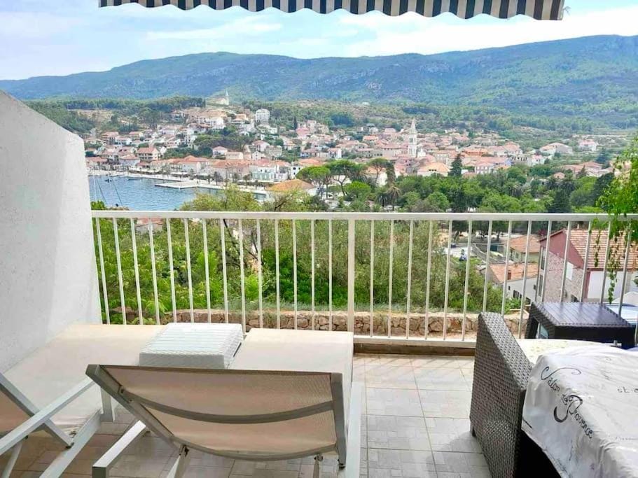 Patio, Day, Natural landscape, View (from property/room), Balcony/Terrace, Dining area, City view, Mountain view, Sea view