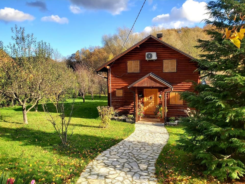 Property building, Natural landscape, Garden, Garden view