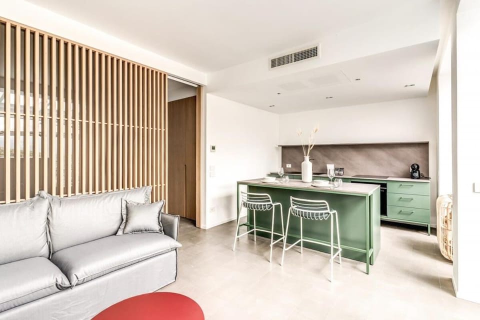 Kitchen or kitchenette, Living room