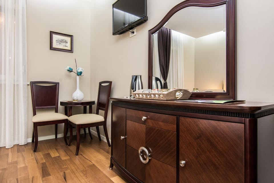 Bedroom, Area and facilities