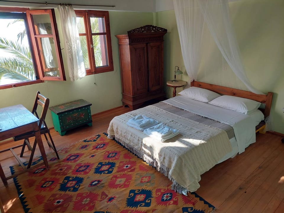 Elma's Houses - Balcony Studio Apartment in Sporades, Greece