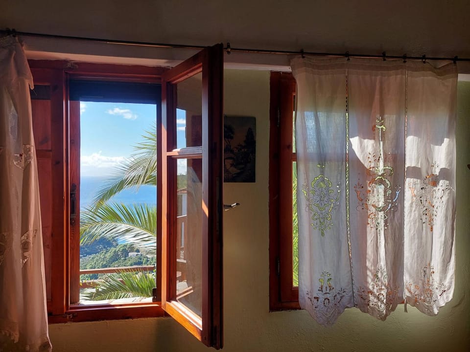 Elma's Houses - Balcony Studio Apartment in Sporades, Greece