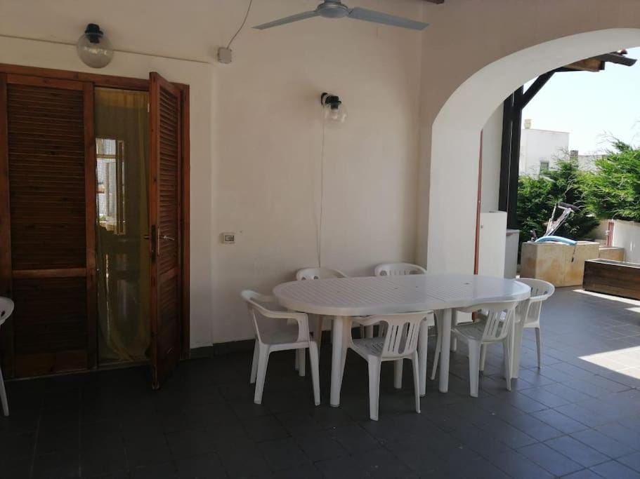Property building, Patio, Dining area