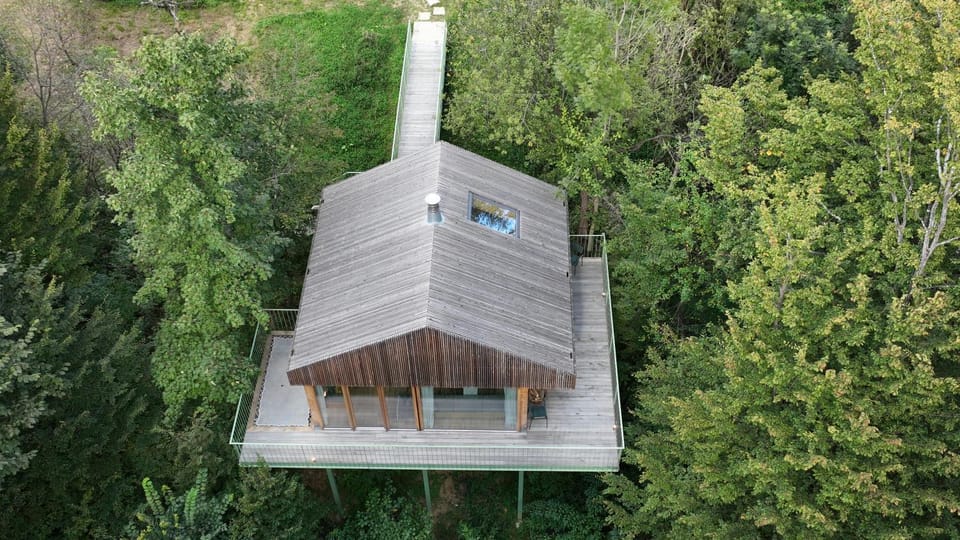 Property building, Natural landscape, Location