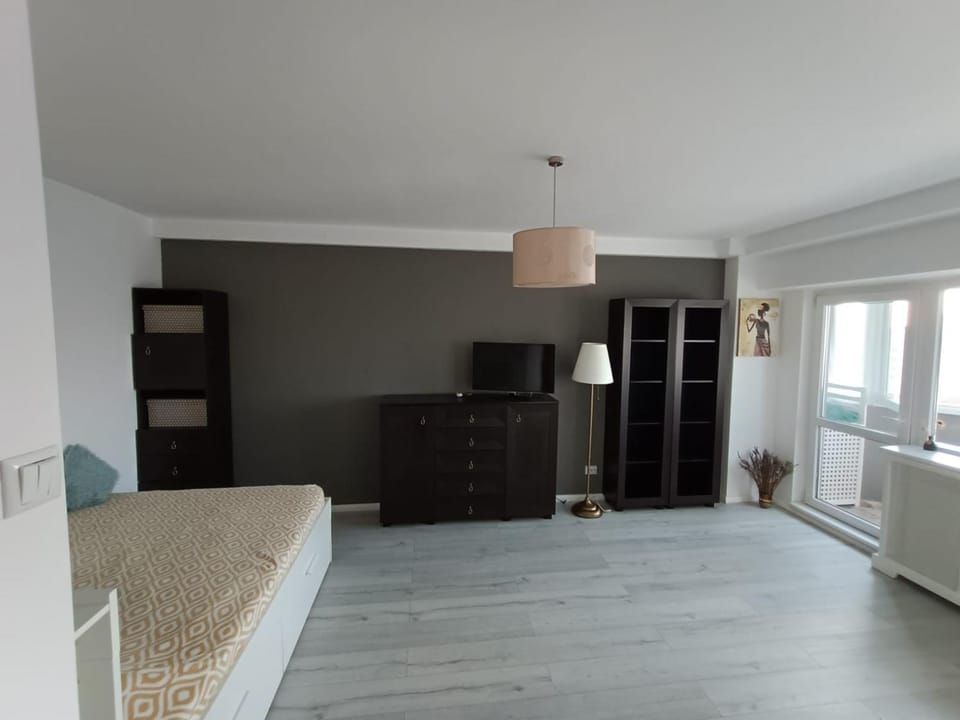 Bed, Living room