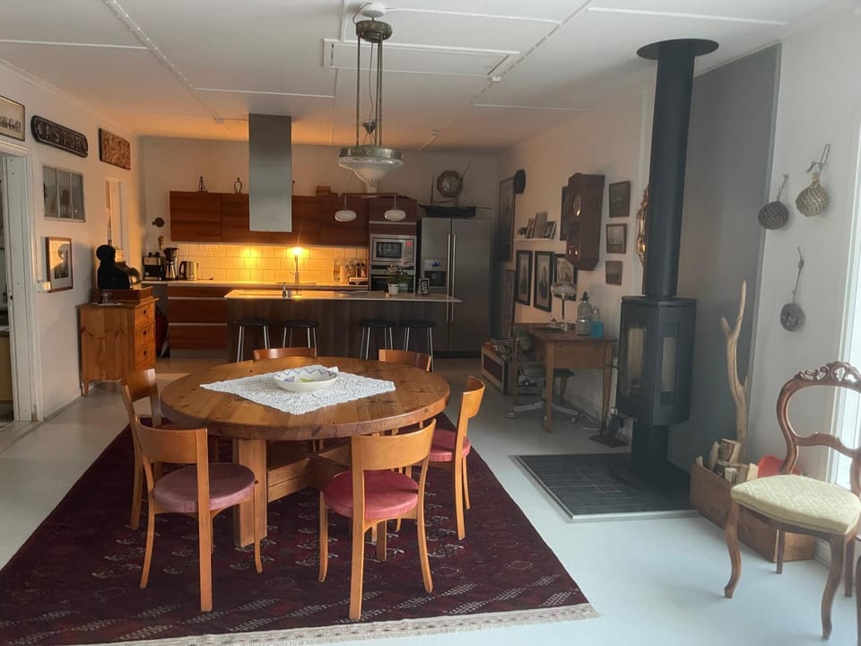 Property building, Kitchen or kitchenette, Dining area