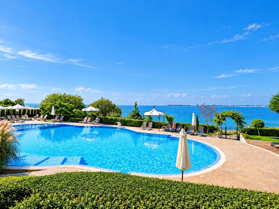 Natural landscape, Sea view, Swimming pool, Swimming pool, sunbed