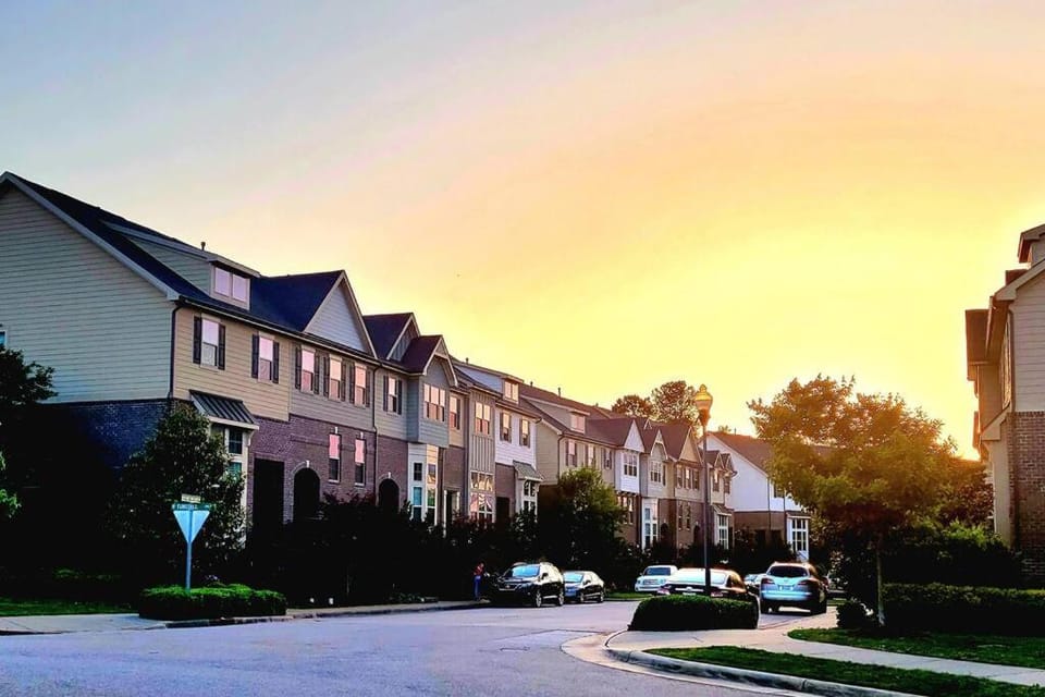 Neighbourhood, Street view, Location, Sunset, Parking