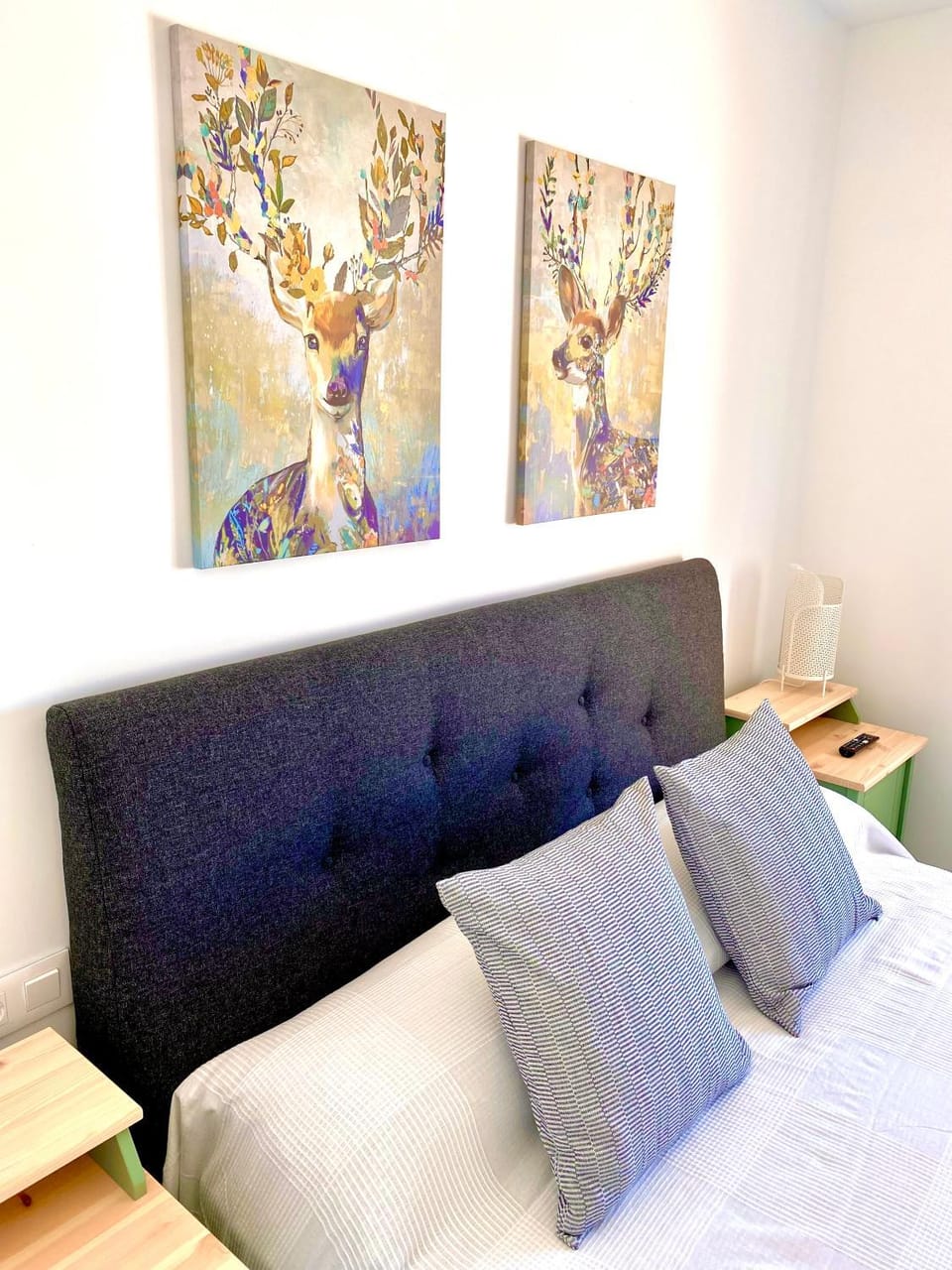 Bed, Photo of the whole room, Decorative detail, Bedroom