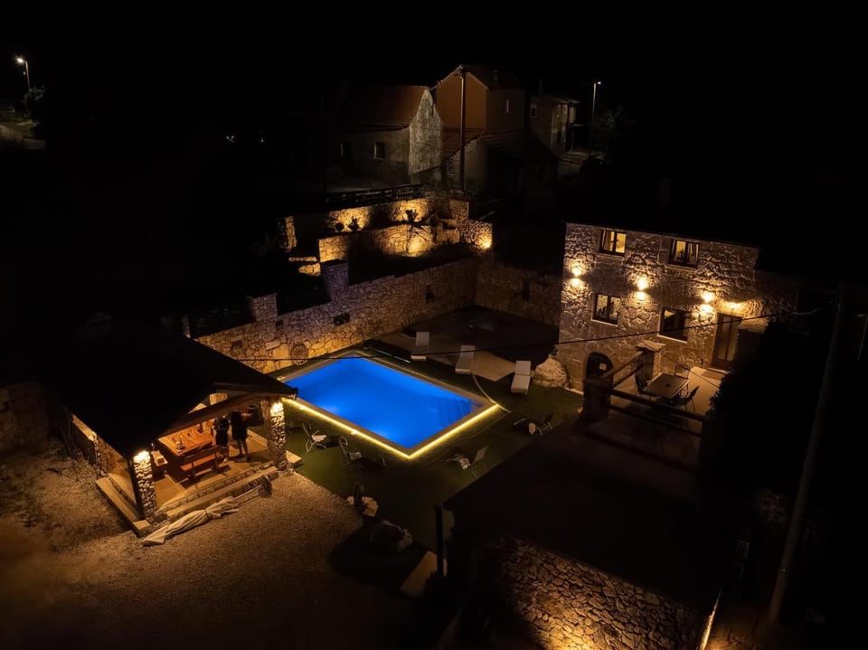 Property building, Swimming pool