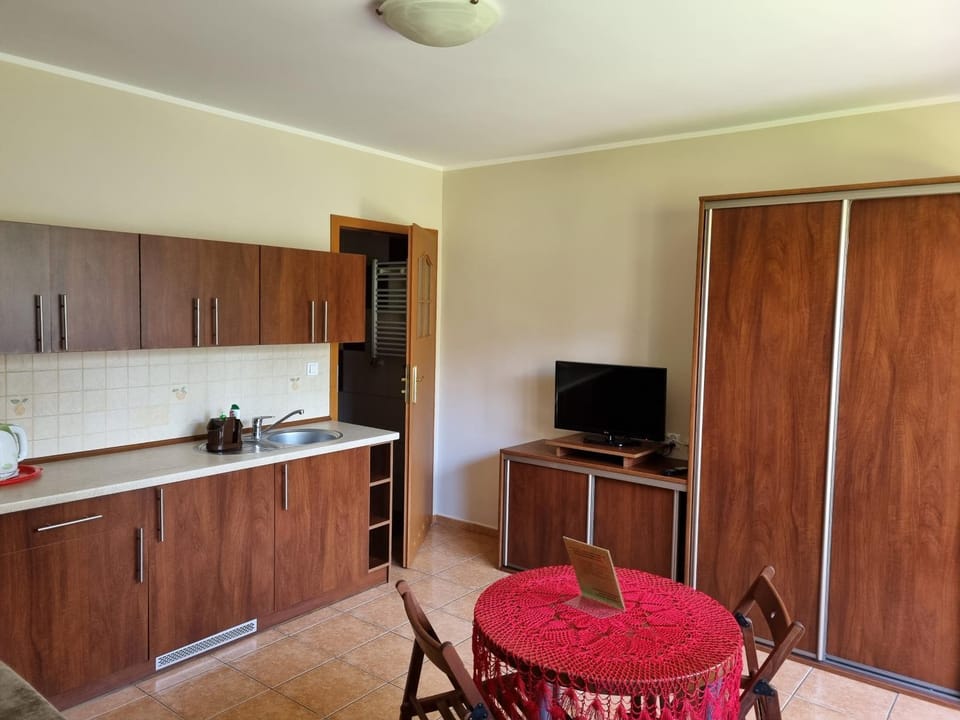 TV and multimedia, Kitchen or kitchenette