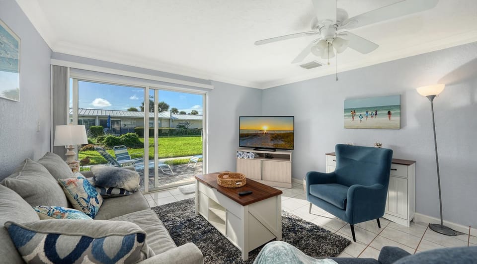 Jamaica Royale #40 - 3 Heated Pools on the Beach! Apartment in Siesta Beach