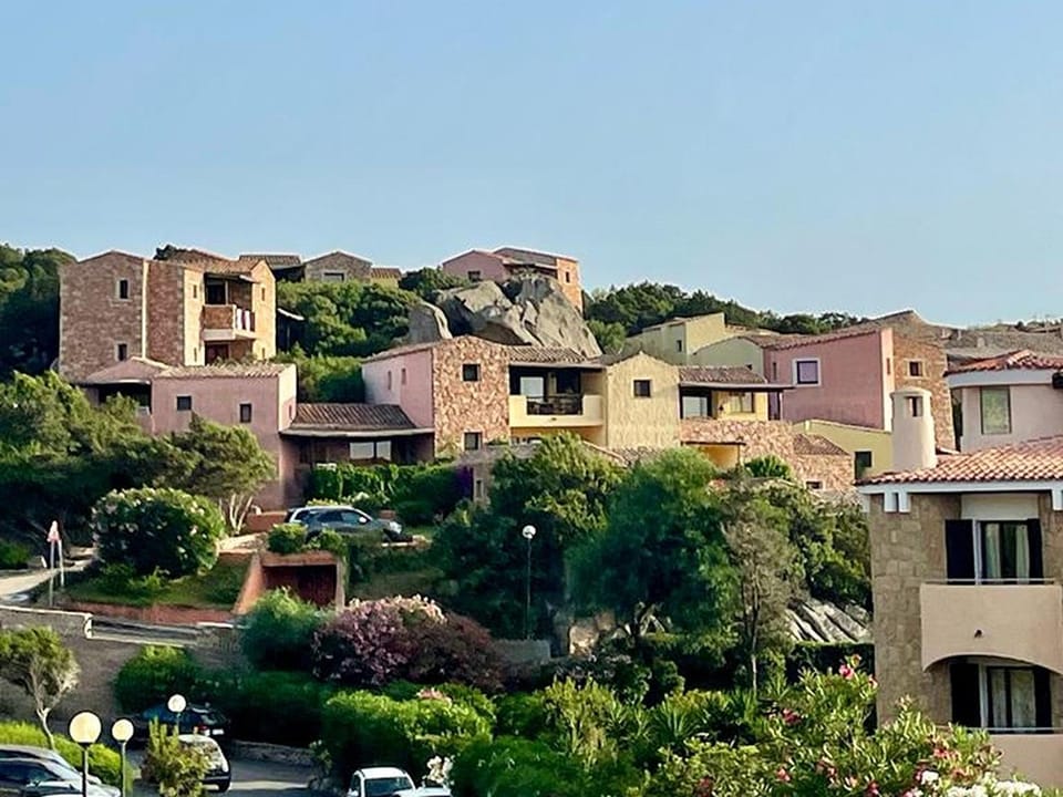 Seaside Apartment Baja Sardinia - Rent from August 8, 2026, to August 29, 2026 Apartment in Sardinia