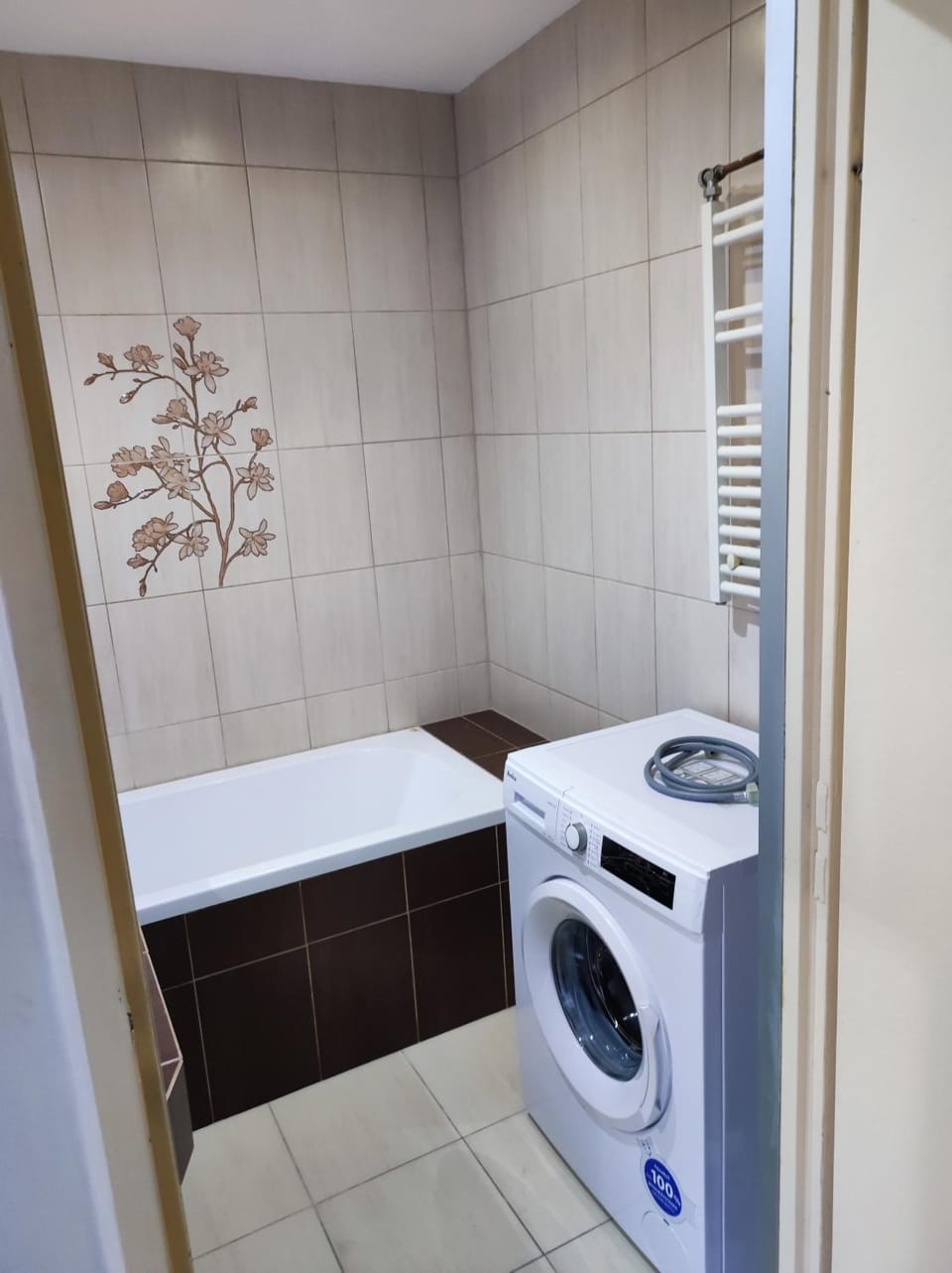Bathroom, washing machine