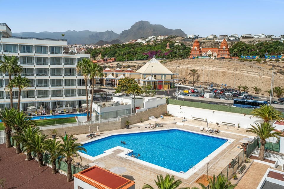 Fantastic 1-bedroom With Sea View Apartment in Playa de las Americas