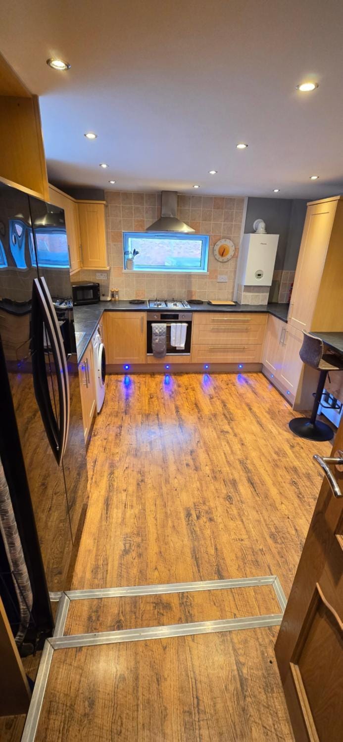 Kitchen or kitchenette, Communal kitchen