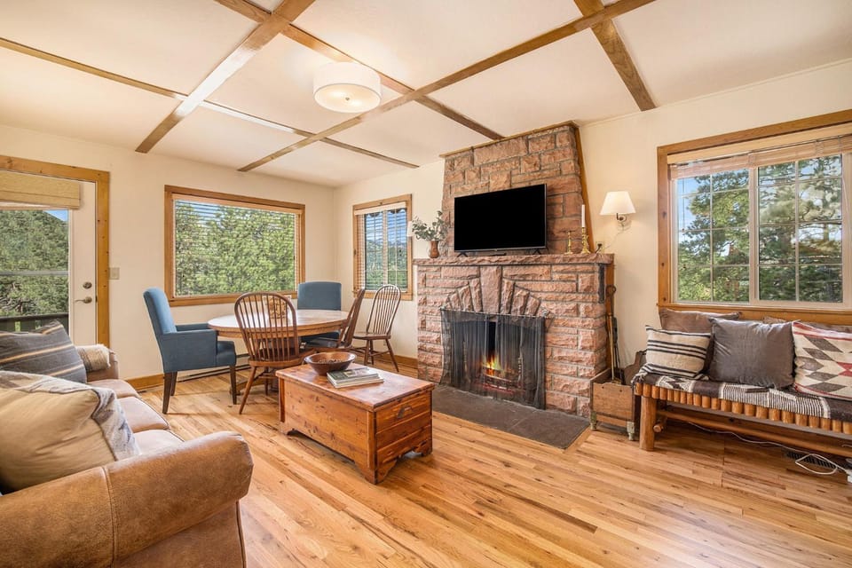 Kittery West - Monthly Long-Term Vacation Rental Only home House in Estes Park