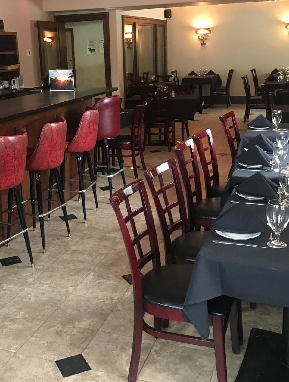 Restaurant/places to eat, Lounge or bar, Food and drinks