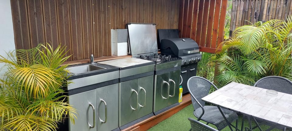 BBQ facilities, kitchen