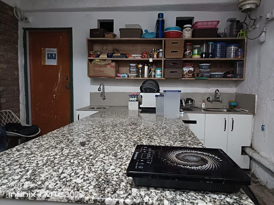 Kitchen or kitchenette, Kitchen or kitchenette