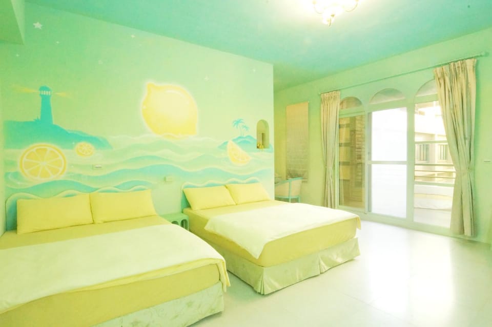 Photo of the whole room, Bedroom