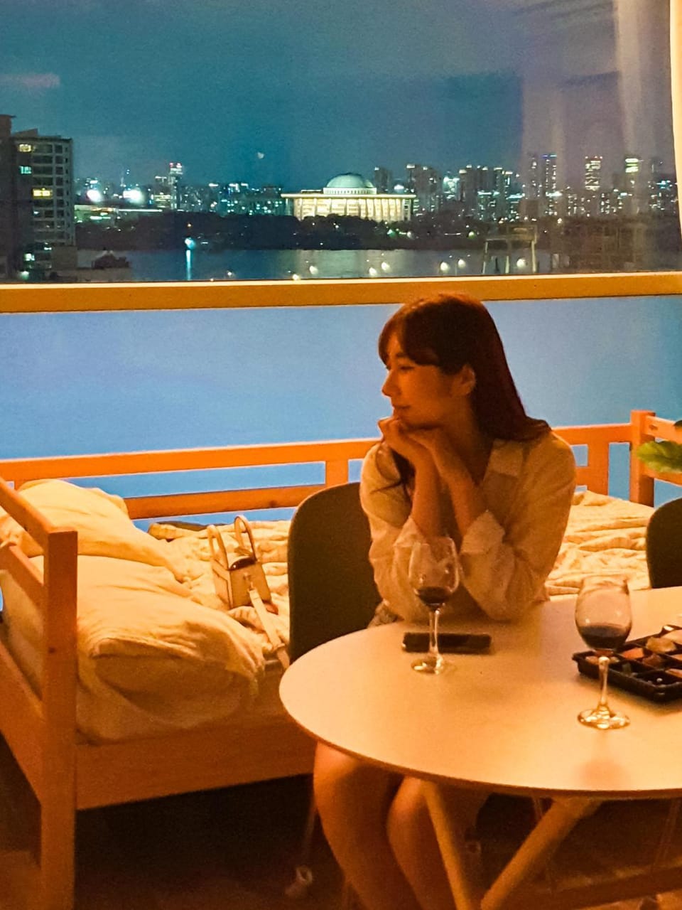Fall in the view Apartment in Seoul