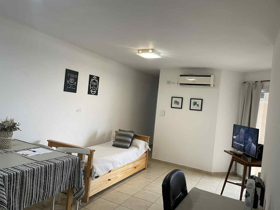 Bed, Dining area