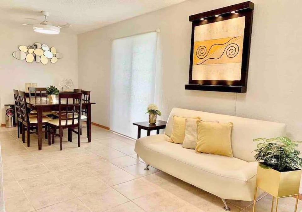 Living room, Dining area, fireplace