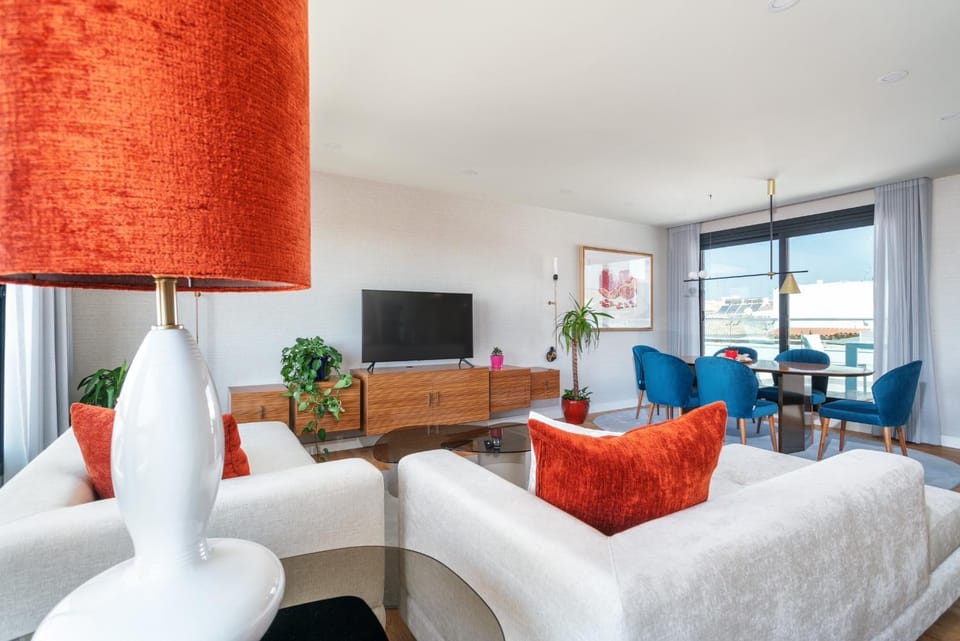 Communal lounge/ TV room, TV and multimedia, Living room, Photo of the whole room, Seating area, Evening entertainment