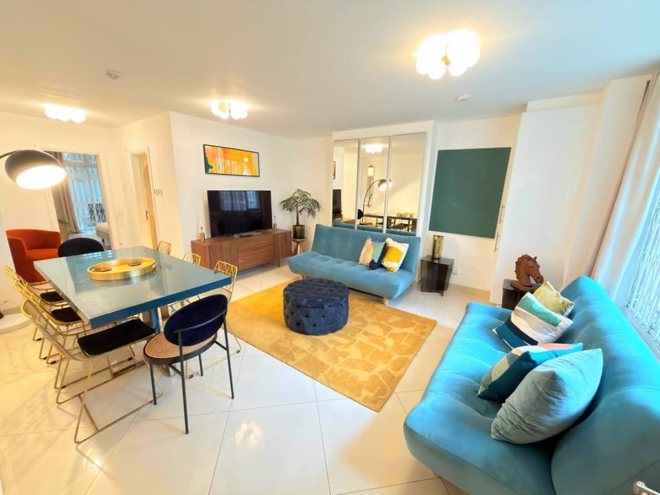 TV and multimedia, Living room, Seating area, Dining area