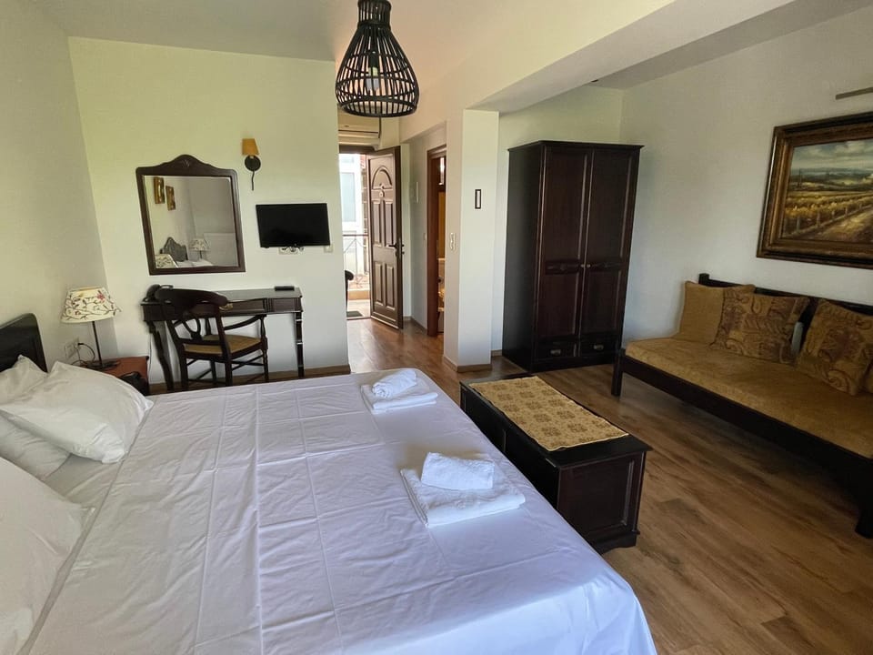 Bedroom, room service