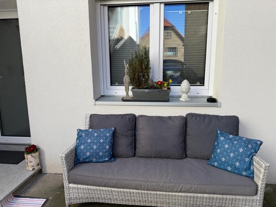 Property building, Seating area