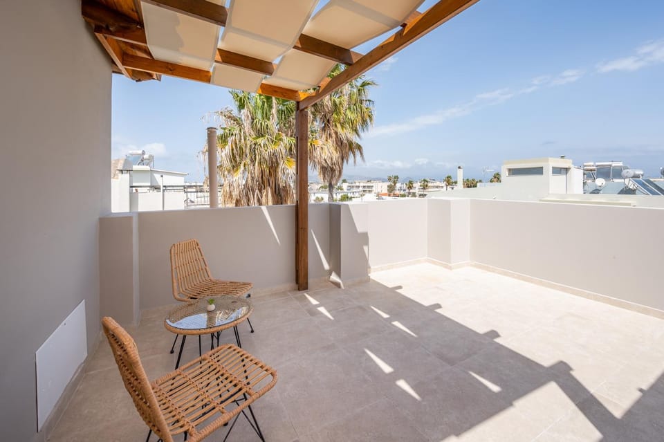 Patio, Day, Summer, View (from property/room), Balcony/Terrace, Seating area, City view