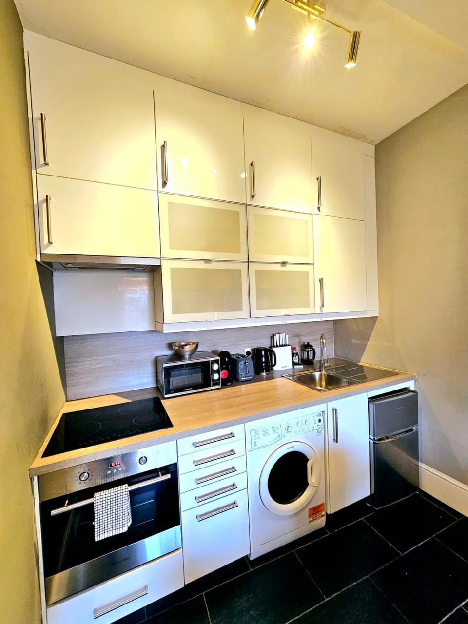 Kitchen or kitchenette, minibar, pet friendly, stove, toaster