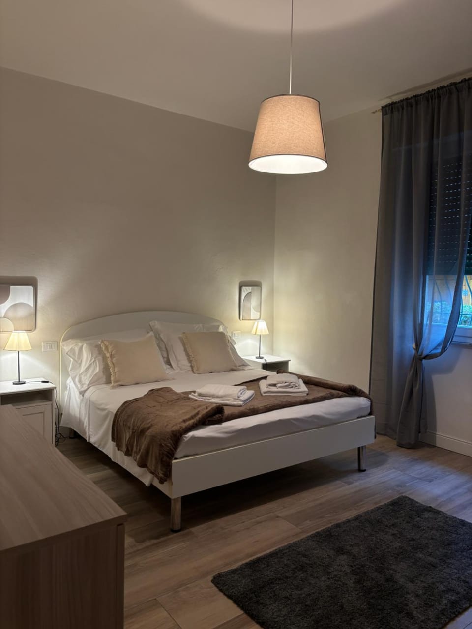 Bedroom, Family, furniture, internet, locker, wedding