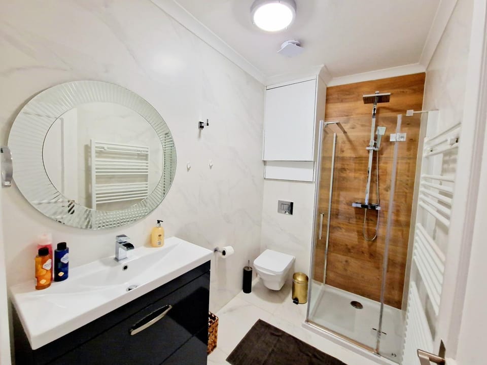 Shower, Bathroom