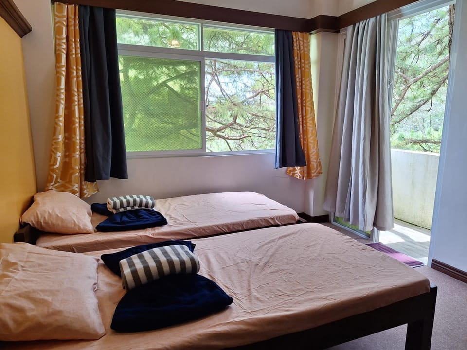 Bed, Balcony/Terrace, Bedroom, storage, towels