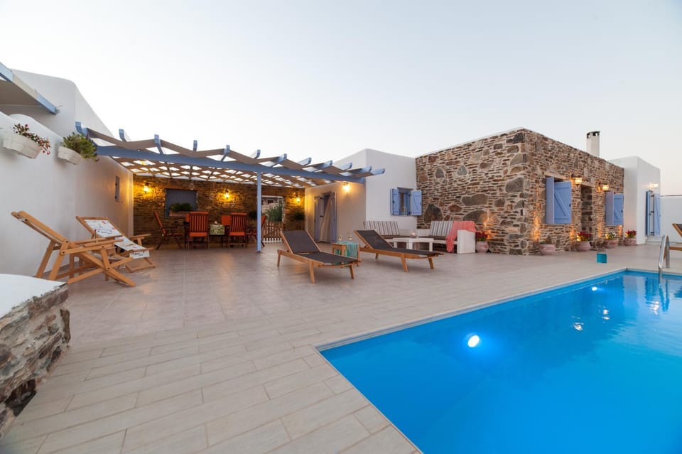 Balcony/Terrace, Sea view, Swimming pool