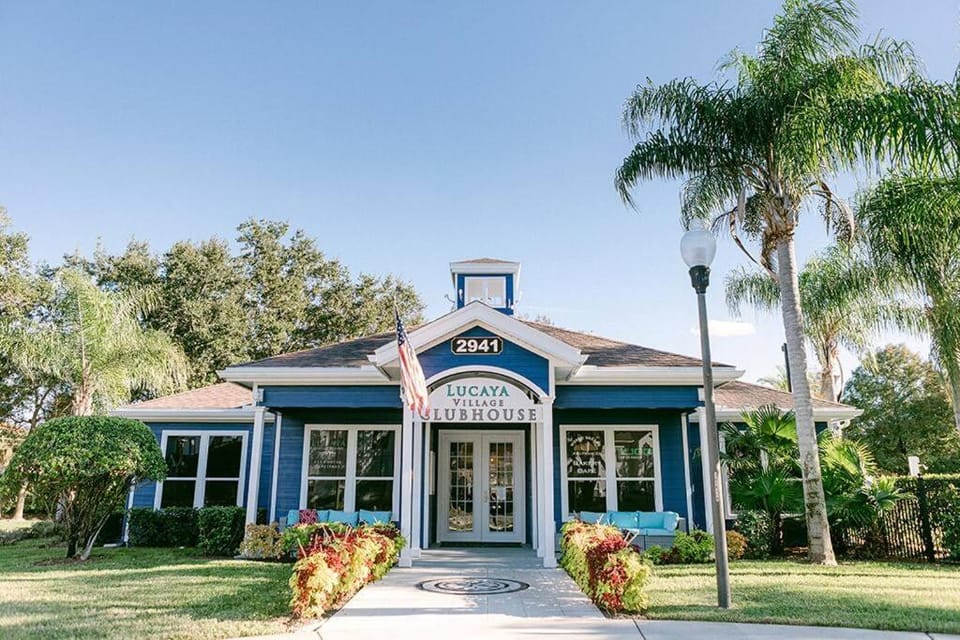 Property building, Facade/entrance, Garden