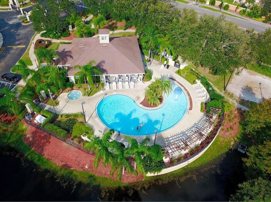 Property building, Bird's eye view, Pool view, Swimming pool