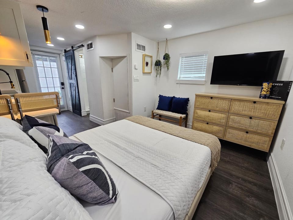 Bed, TV and multimedia