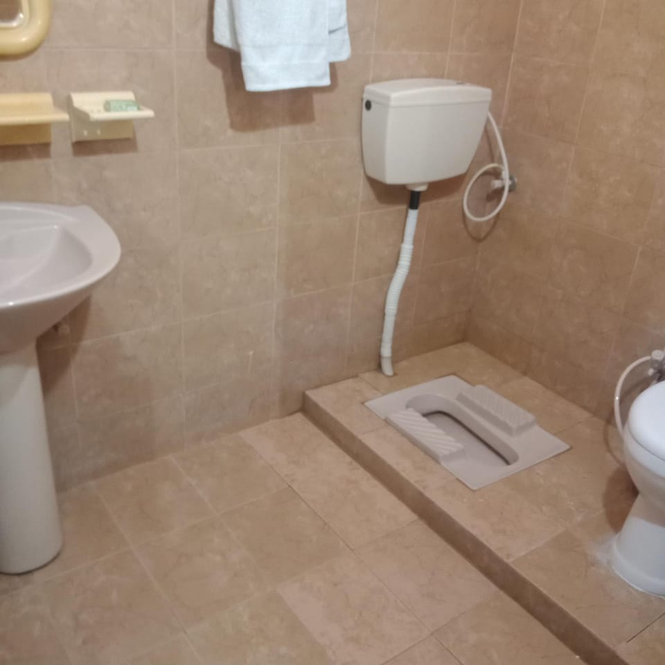 Family Guest House in Gulshan-e-iqbal , block-10 Bed and Breakfast in Karachi