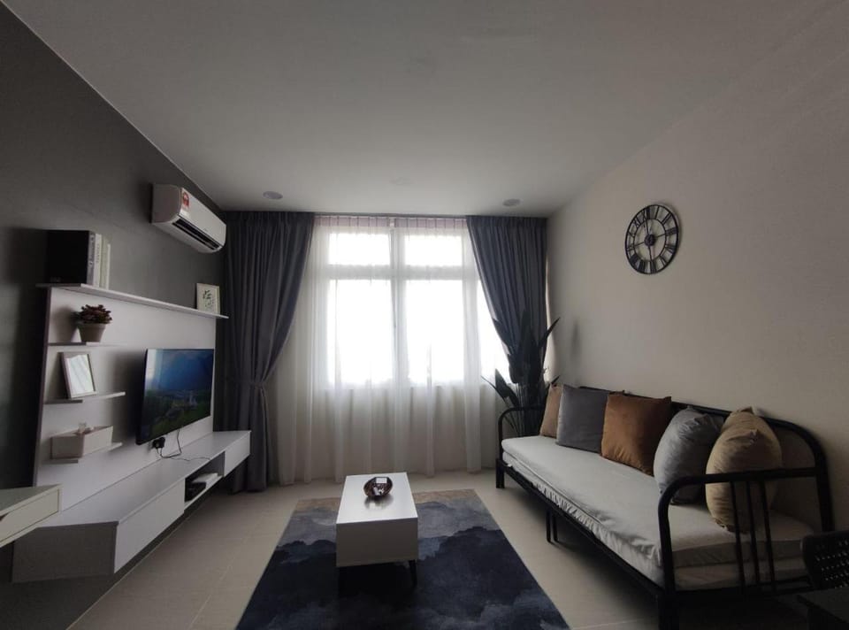 TV and multimedia, Living room, Seating area, Evening entertainment