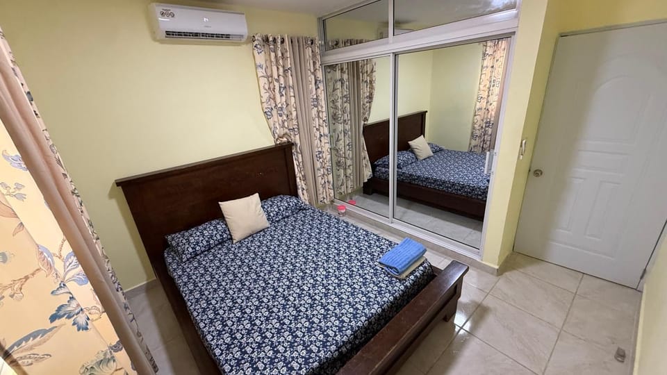 Bed, Photo of the whole room, Bedroom, air conditioner