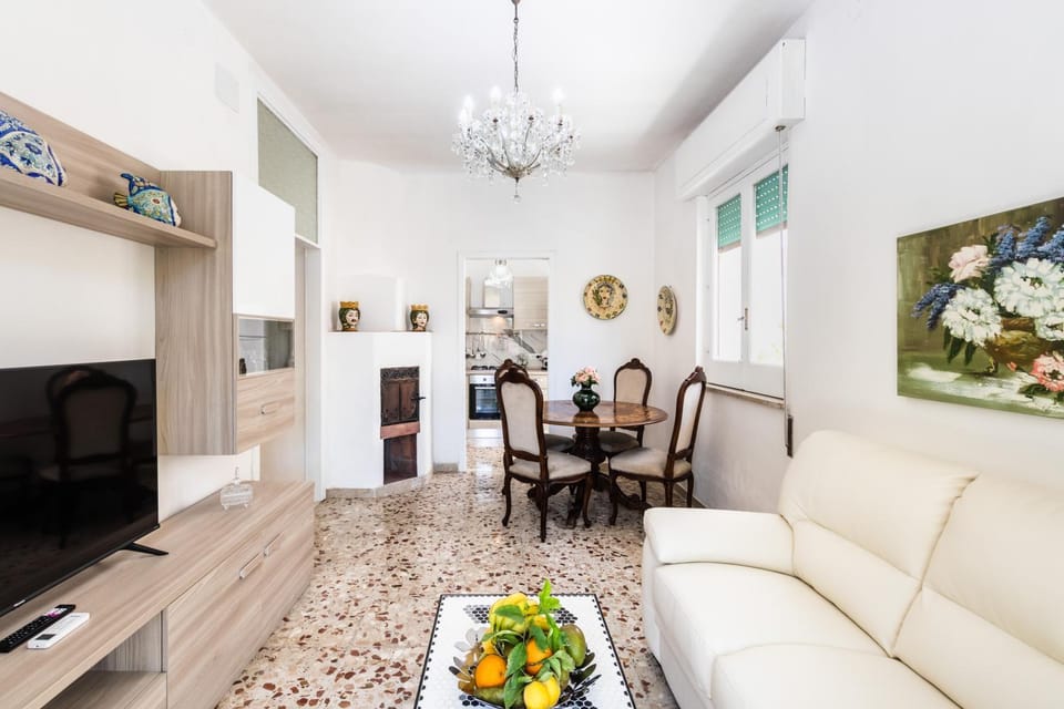 TV and multimedia, Living room, Dining area