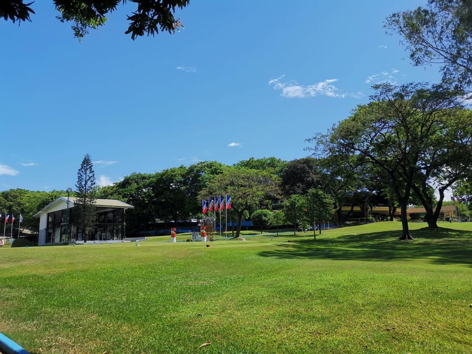 Casa Antonio at Fairway Terraces Family Penthouse 2BR Wi-Fi Nr Golf, Airport, Fort BGC Apartment in Pasay