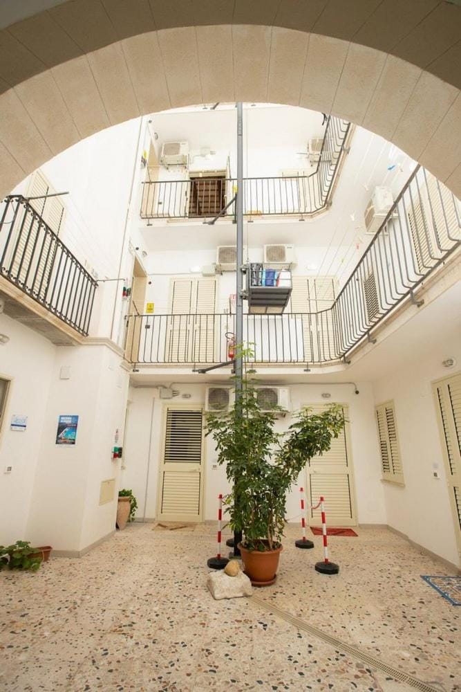 Property building, Facade/entrance, View (from property/room), Balcony/Terrace, Inner courtyard view, acessibility