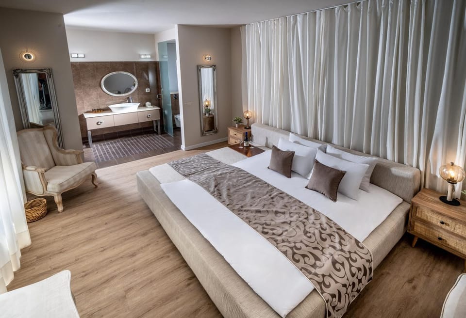 Bathroom, Bedroom