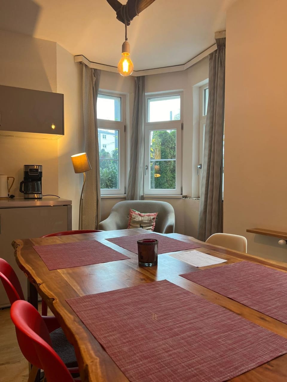 Kitchen or kitchenette, Seating area, Dining area