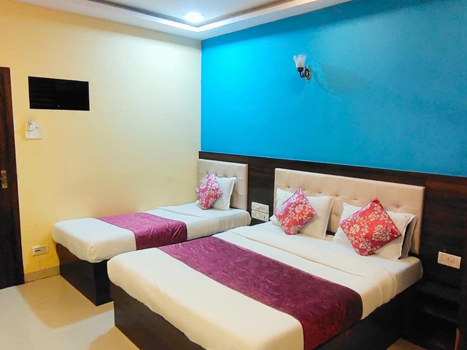 Bed, Photo of the whole room
